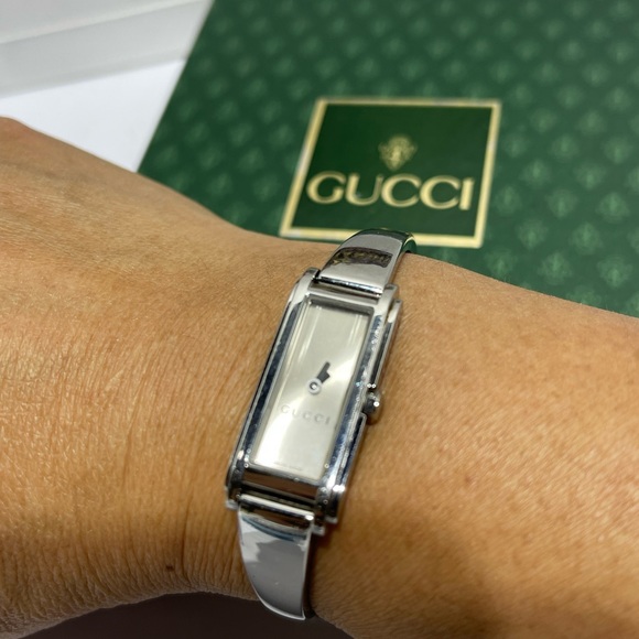 Gucci Bangle Watch size 6 inches comes with box.Preloved. - Picture 2 of 16